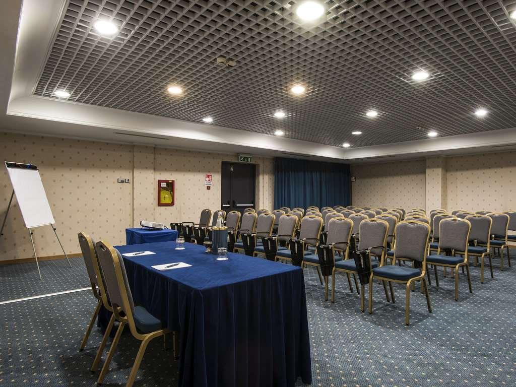 Flyon Hotel & Conference Center Bologna Servizi foto The conference hall