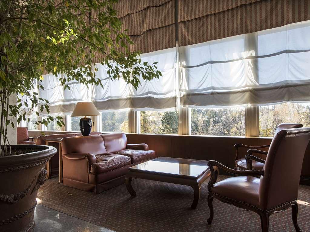 Flyon Hotel & Conference Center Bologna Interno foto The interior of the hotel
