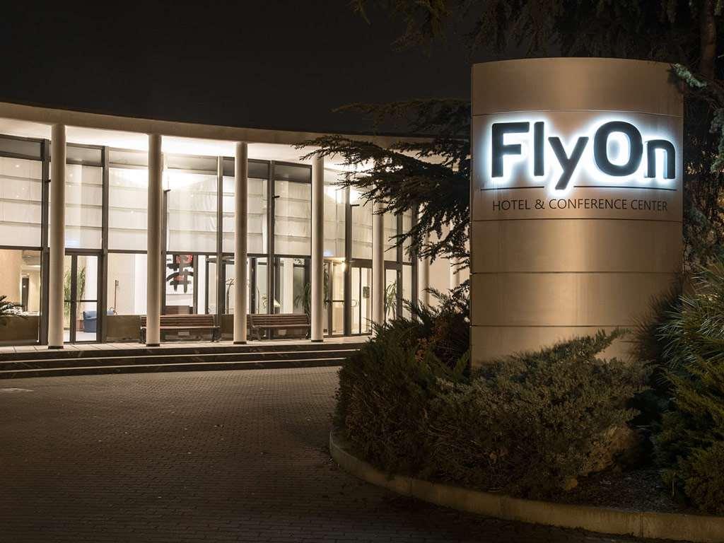 Flyon Hotel & Conference Center Bologna Esterno foto Flyon Hotel and Conference Center