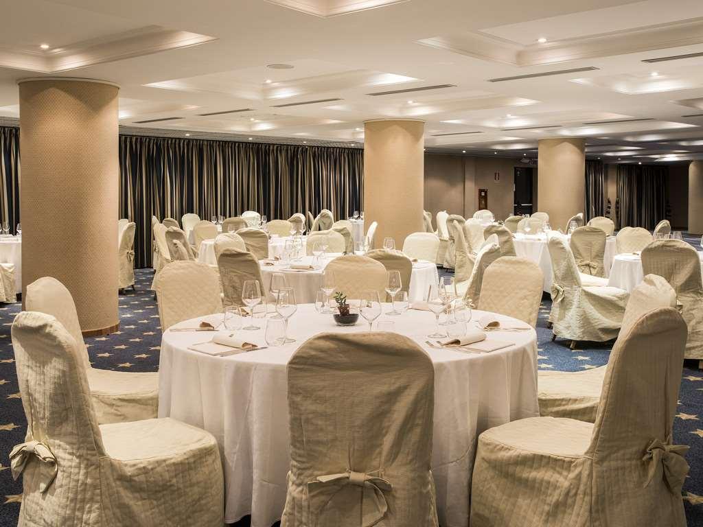 Flyon Hotel & Conference Center Bologna Ristorante foto The hotel's ballroom