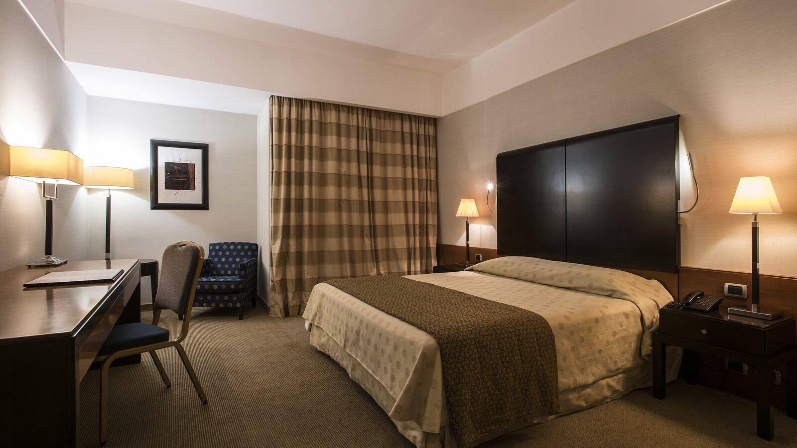 Flyon Hotel & Conference Center Bologna Esterno foto Room at the hotel