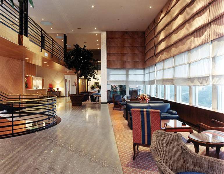 Flyon Hotel & Conference Center Bologna Esterno foto Interior of the hotel